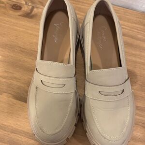 Crown Vintage Cream Loafers